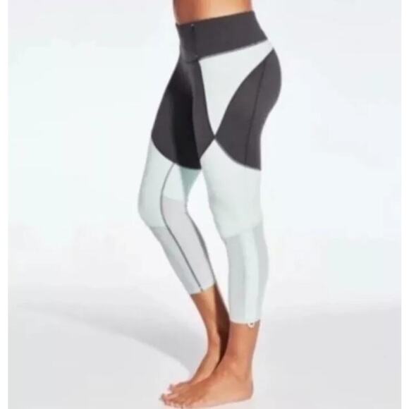 Calia By Carrie Underwood Mint & Grey Colorblock Capri Leggings Size XS‎ - Picture 1 of 12